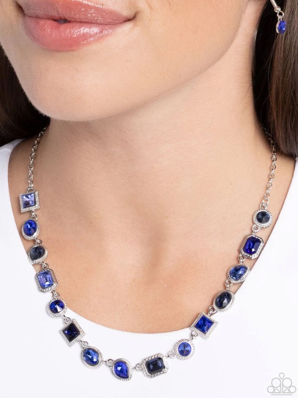 🔵🔷🔵 “GALLERY GLAM” BLUE NECKLACE WITH FREE EARRINGS ~ PAPARAZZI❗️ 🔵🔷🔵 - Picture 2 of 5
